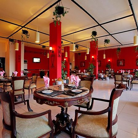 Golden 5 Sapphire Suites Hotel Hurghada Esterno foto