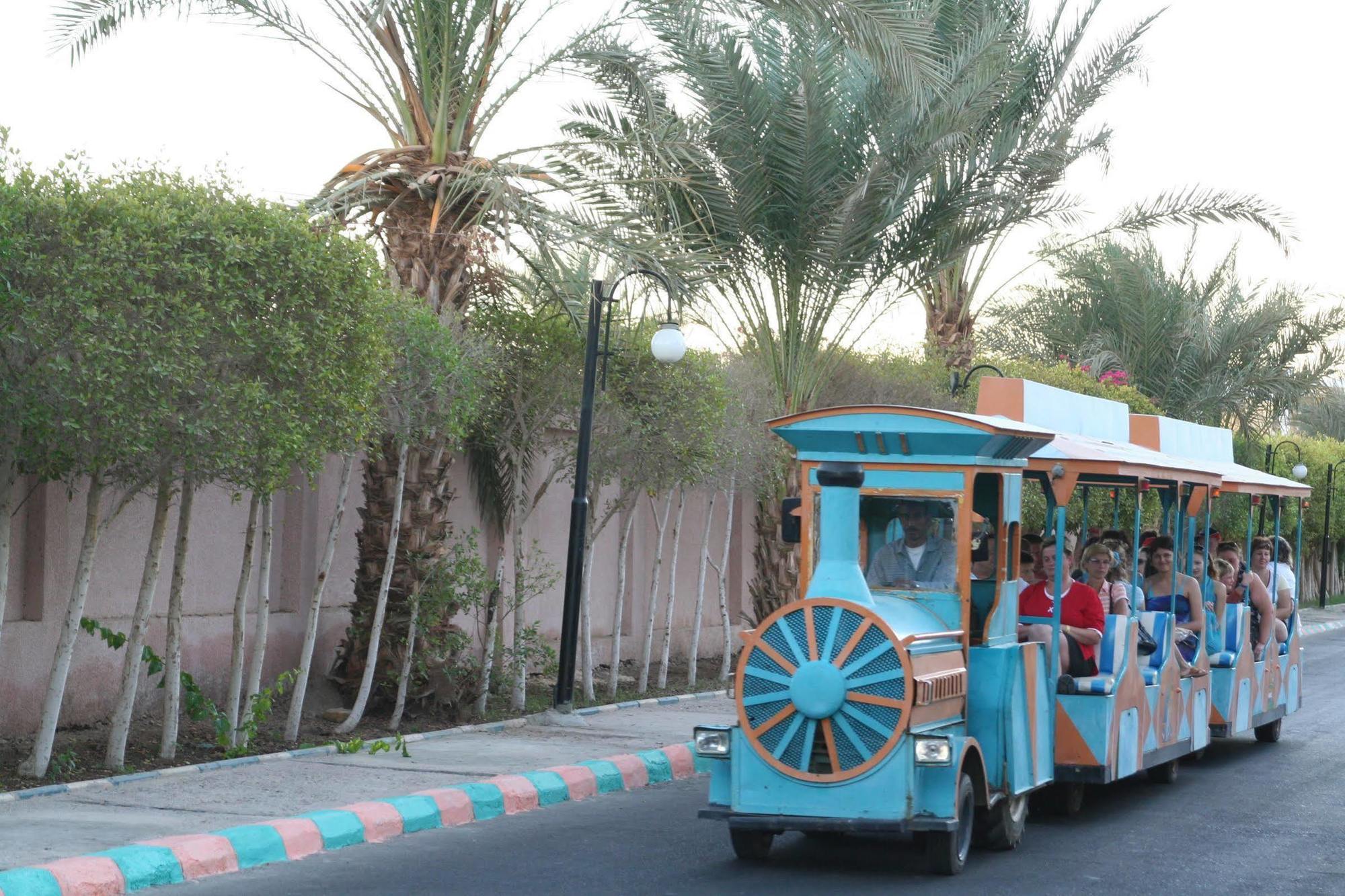 Golden 5 Sapphire Suites Hotel Hurghada Esterno foto
